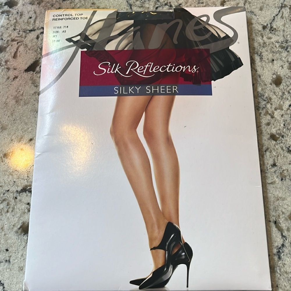 Silk Reflections hosiery sz AB small color Jet Control Top Reinforced Toe Nylons